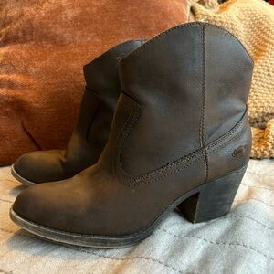 Rocket dog Vintage Worn Boot size 9